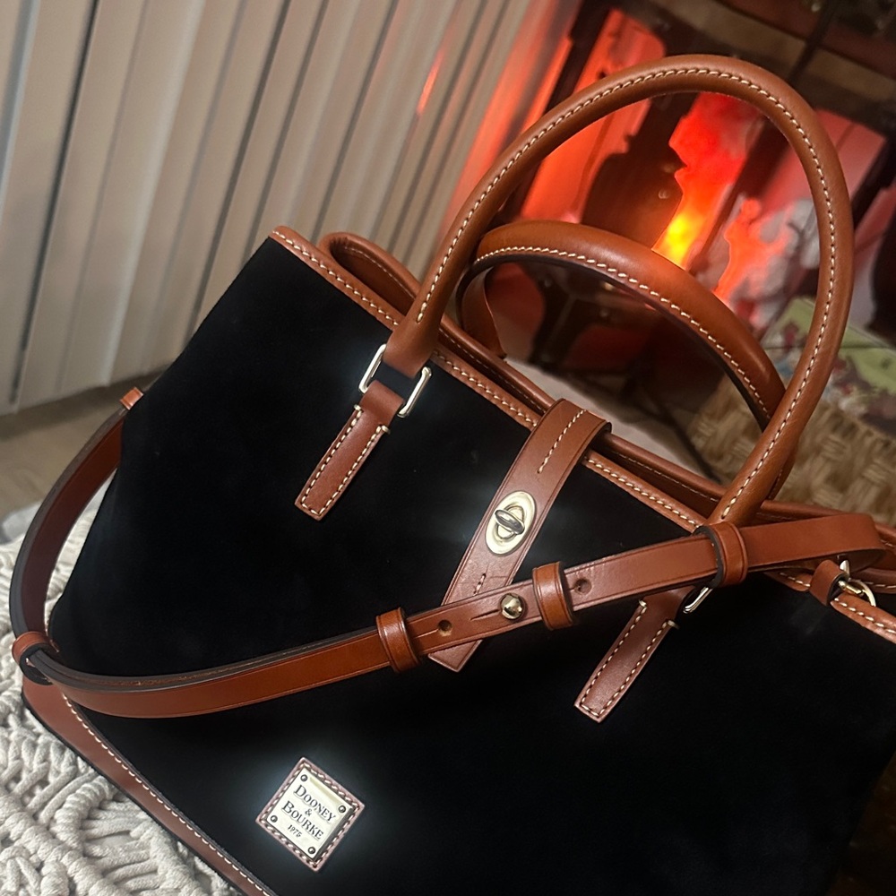 Dooney & Bourke Black and Tan Satchel - image 4